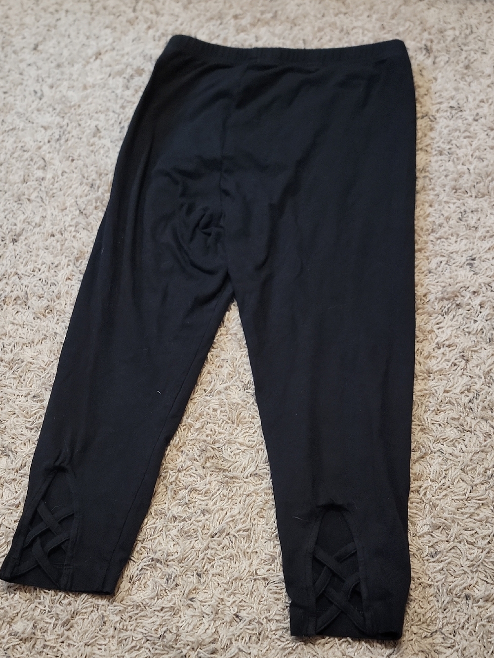 Old Navy Black Cropped Leggings with Lattice Hem Detail